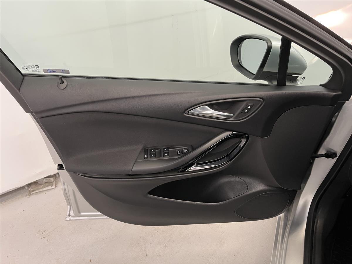 Opel Astra Hatchback 1,6 l 118 kw