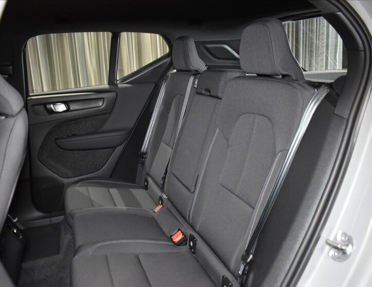 Volvo EX40 SUV 0,0 185 kw