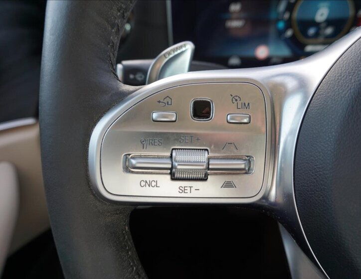 Mercedes-Benz Třídy E Sedan 4,0 l 450 kw