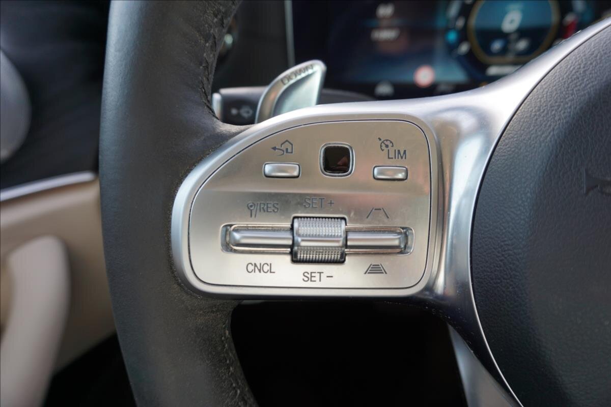 Mercedes-Benz Třídy E Sedan 4,0 l 450 kw