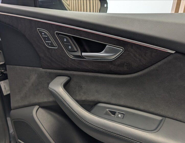 Audi Q8 Hatchback 3,0 l 250 kw