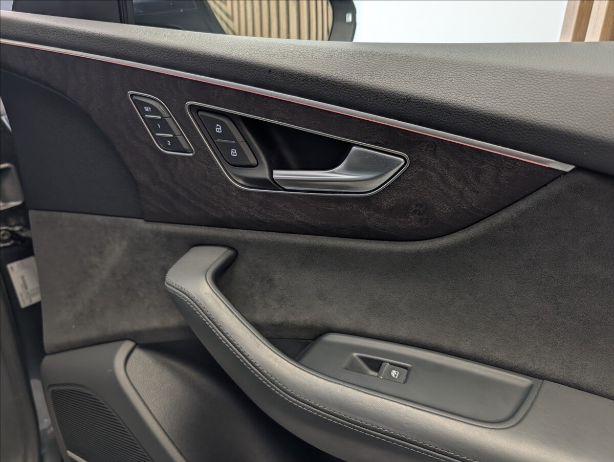 Audi Q8 Hatchback 3,0 l 250 kw