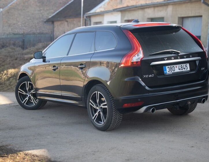 Volvo XC60 SUV / Terénní 2,0 l 140 kw