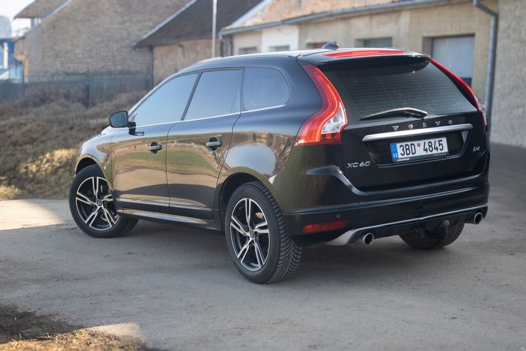 Volvo XC60 SUV / Terénní 2,0 l 140 kw