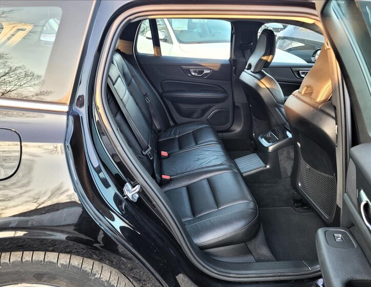 Volvo V60 Kombi 2,0 l 251 kw