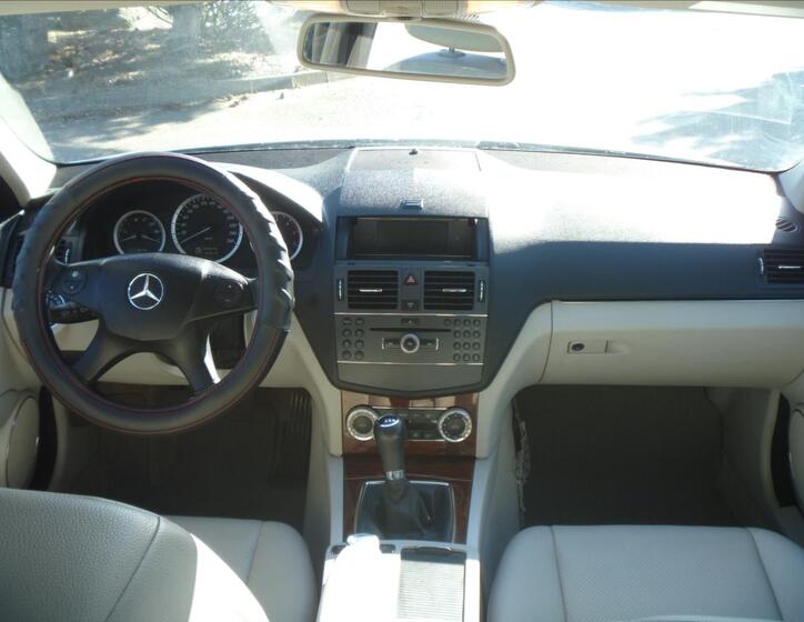 Mercedes-Benz Třídy C Kombi 2,1 l 100 kw