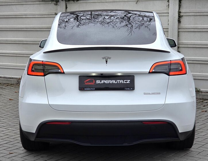 Tesla Model Y SUV / Terénní 0,0 393 kw