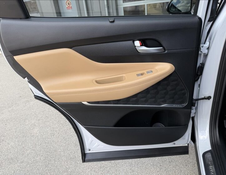 Hyundai Santa Fe SUV / Terénní 2,2 l 142 kw