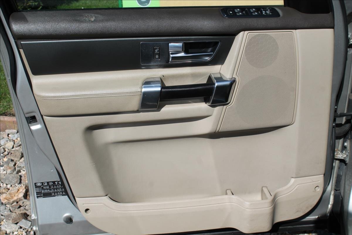 Land Rover Discovery SUV / Terénní 3,0 l 155 kw