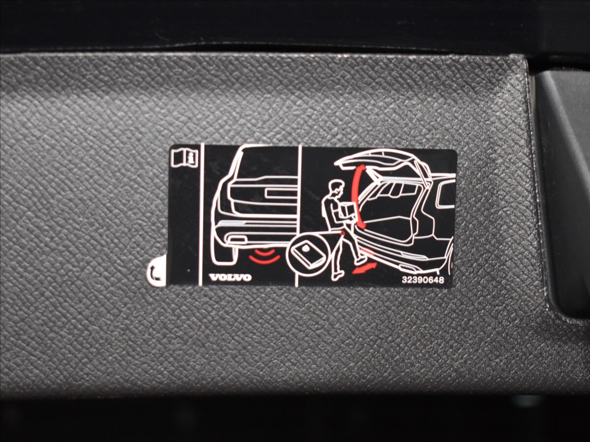 Volvo XC90 SUV 2,0 l 228 kw