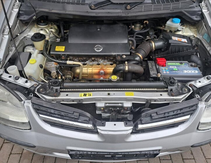 Nissan Almera Tino 45