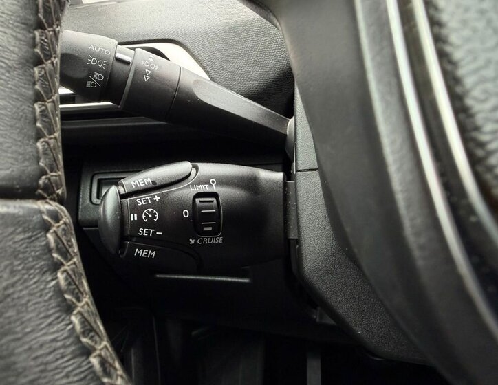 Peugeot 5008 SUV / Terénní 2,0 l 110 kw