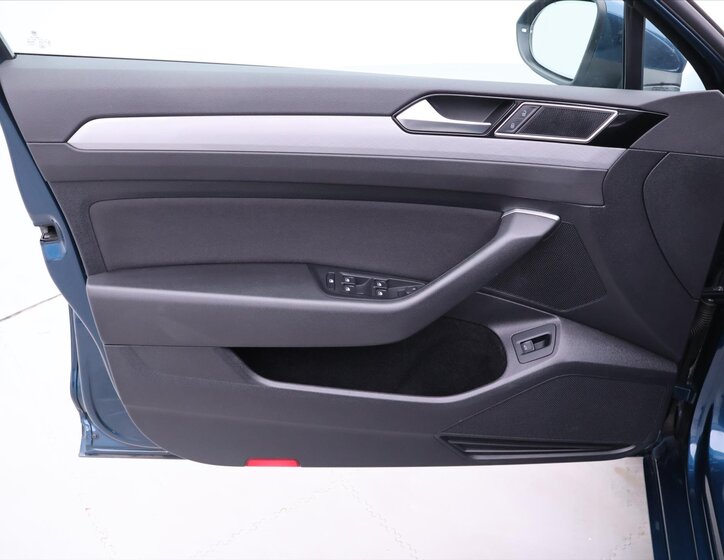 Volkswagen Passat Kombi 1,5 l 110 kw