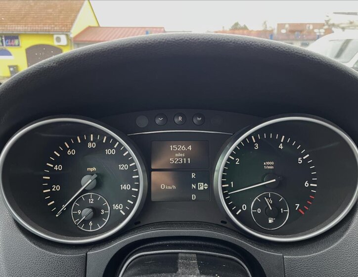 Mercedes-Benz Třídy M SUV / Terénní 3,5 l 200 kw