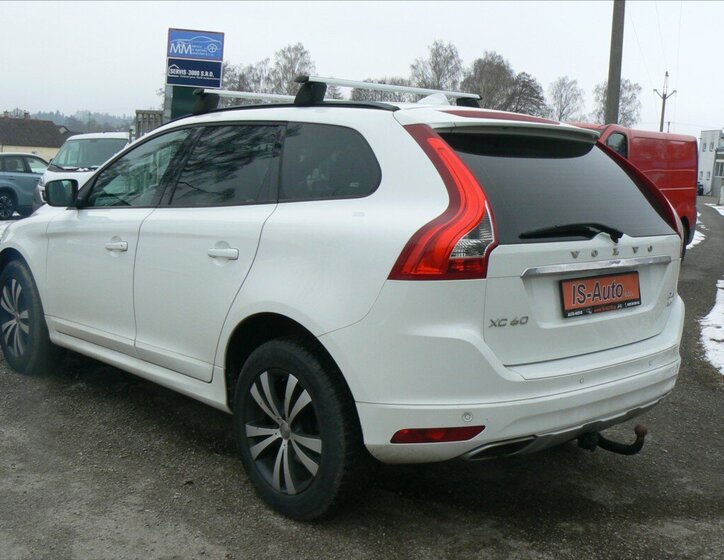 Volvo XC60 SUV 2,4 l 120 kw