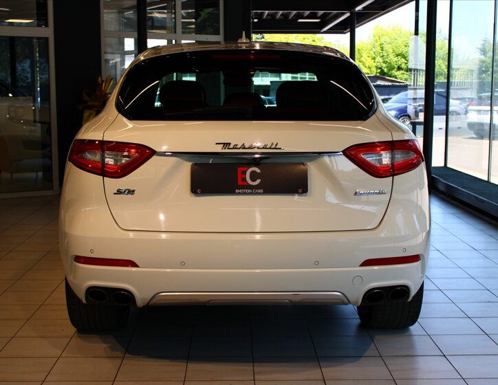 Maserati Levante SUV / Terénní 3,0 l 316 kw