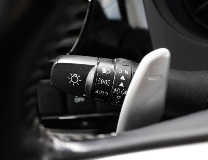 Mitsubishi Outlander SUV / Terénní 2,4 l 99 kw