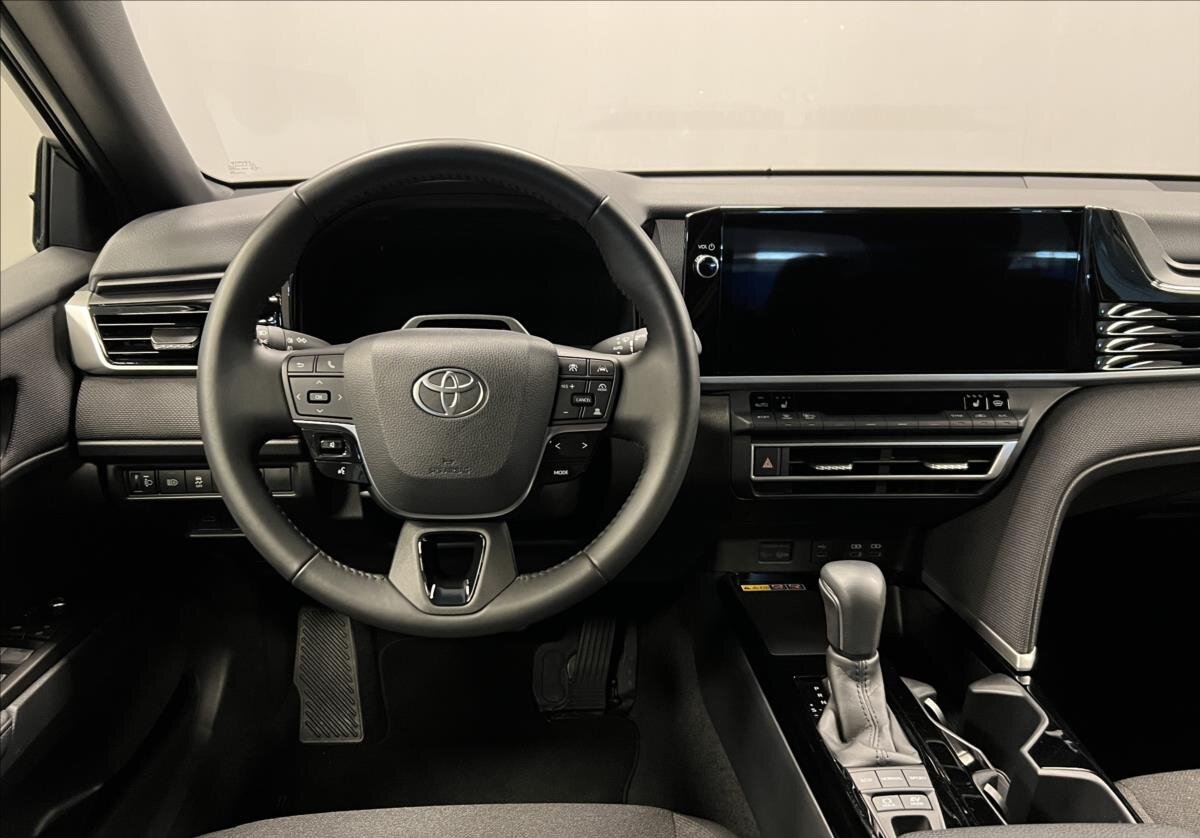 Toyota Camry Sedan / Limuzína 2,5 l 137 kw