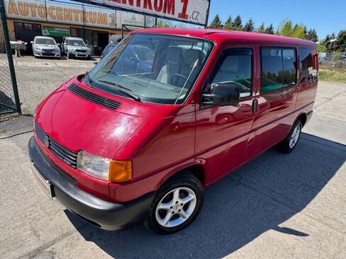 Volkswagen Transporter Kombi 2,5 l 65 kw