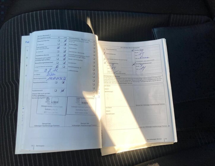 Volkswagen Caravelle 36