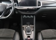 Opel Grandland SUV / Terénní 1,6 l 147 kw