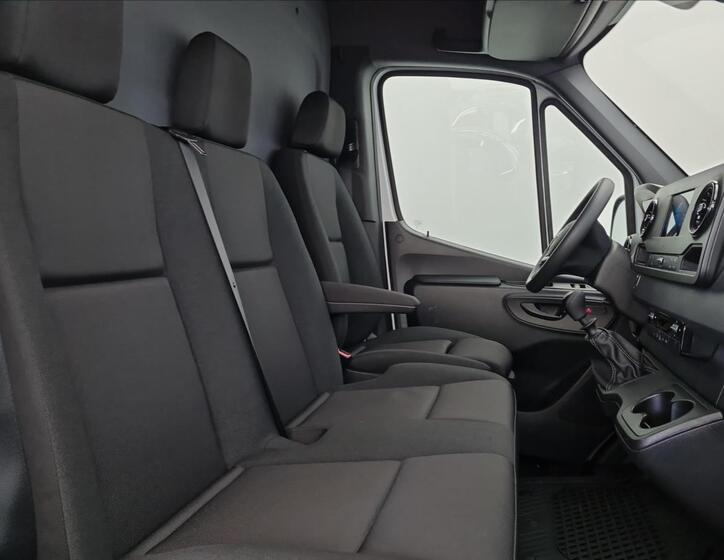 Mercedes-Benz Sprinter 14