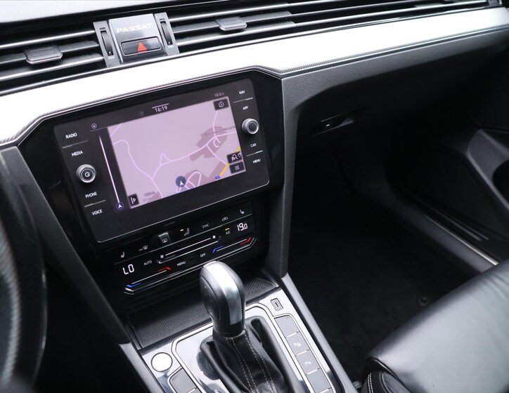 Volkswagen Passat Sedan / Limuzína 2,0 l 140 kw