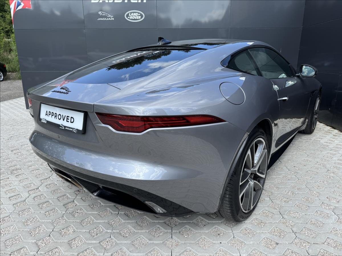 Jaguar F-Type Kupé 2,0 l 221 kw