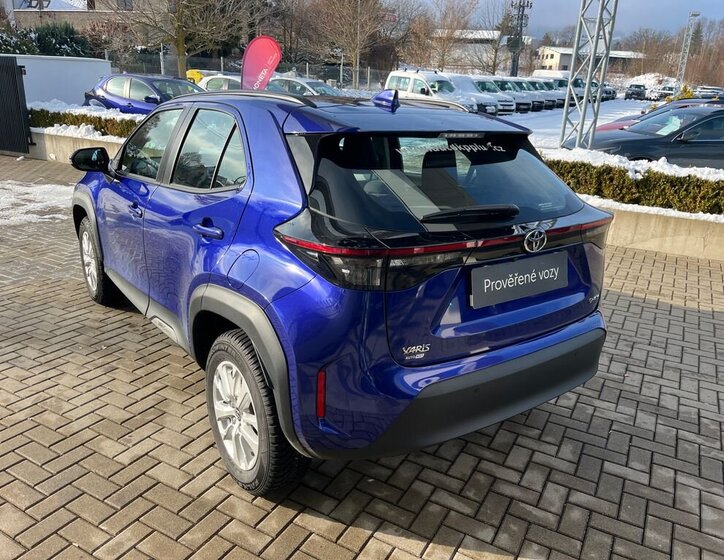 Toyota Yaris Cross 4