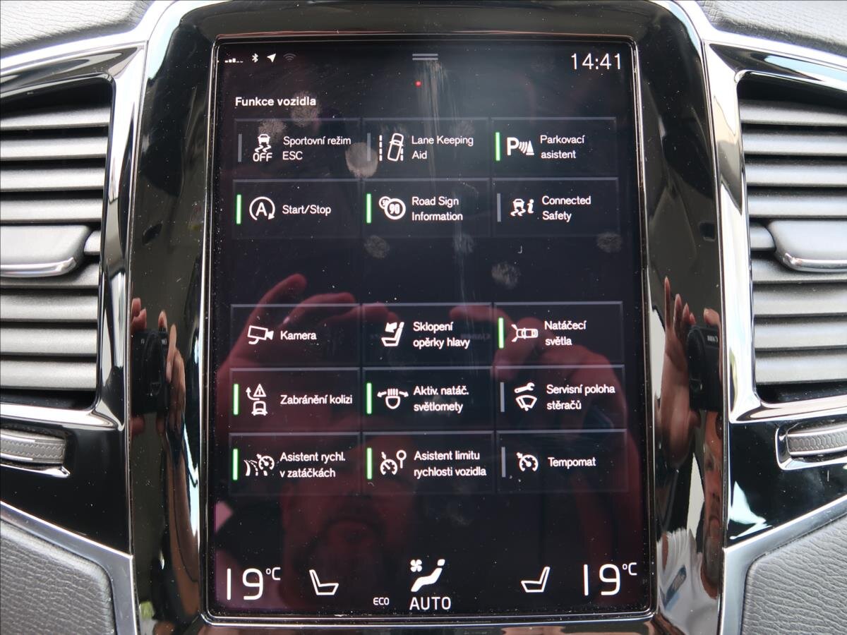 Volvo XC90 SUV / Terénní 2,0 l 173 kw
