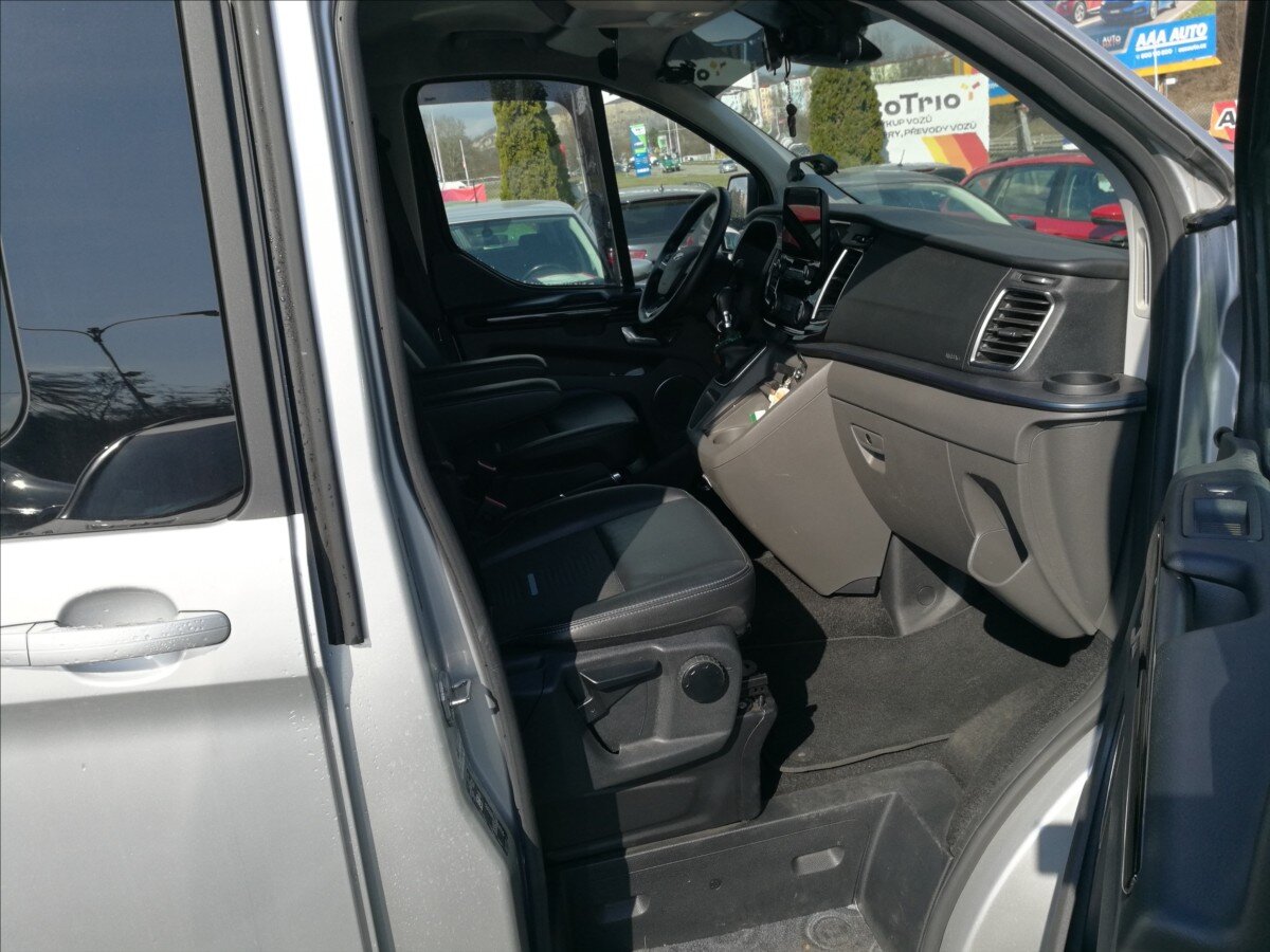 Ford Tourneo Custom MPV 2,0 l 110 kw