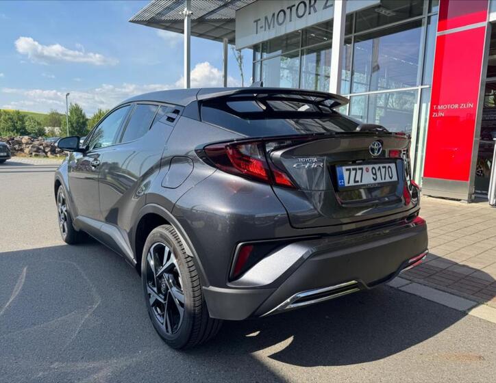 Toyota C-HR 6