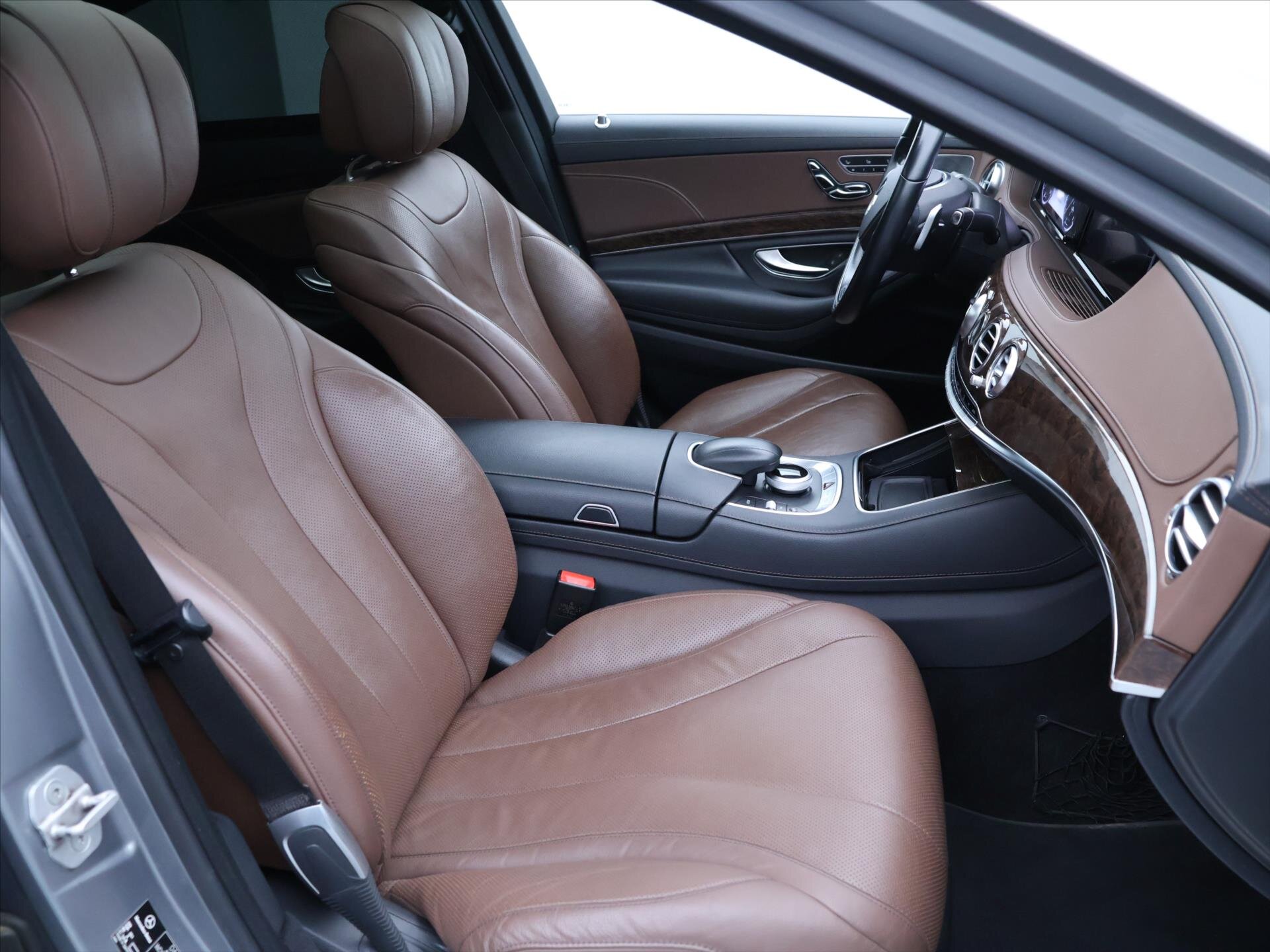 Mercedes-Benz Třídy S Sedan / Limuzína 4,7 l 335 kw