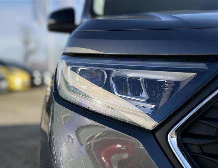 Ford Tourneo Connect 9