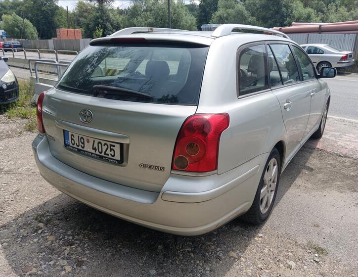 Toyota Avensis 10