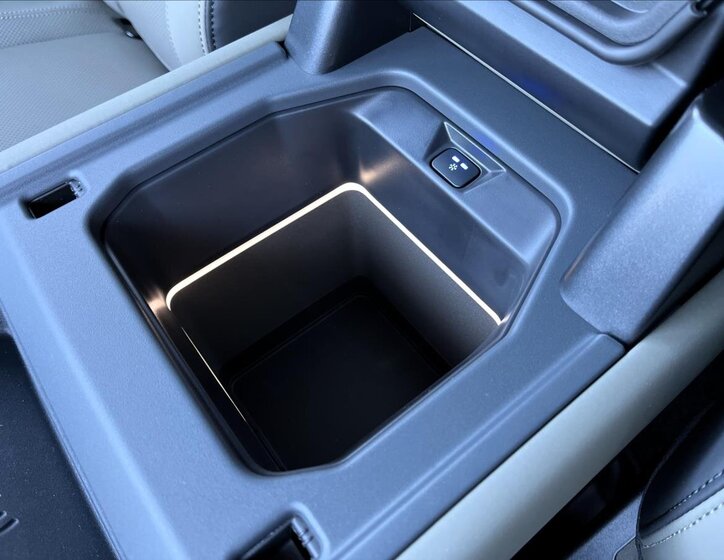 Land Rover Defender SUV / Terénní 3,0 l 183 kw