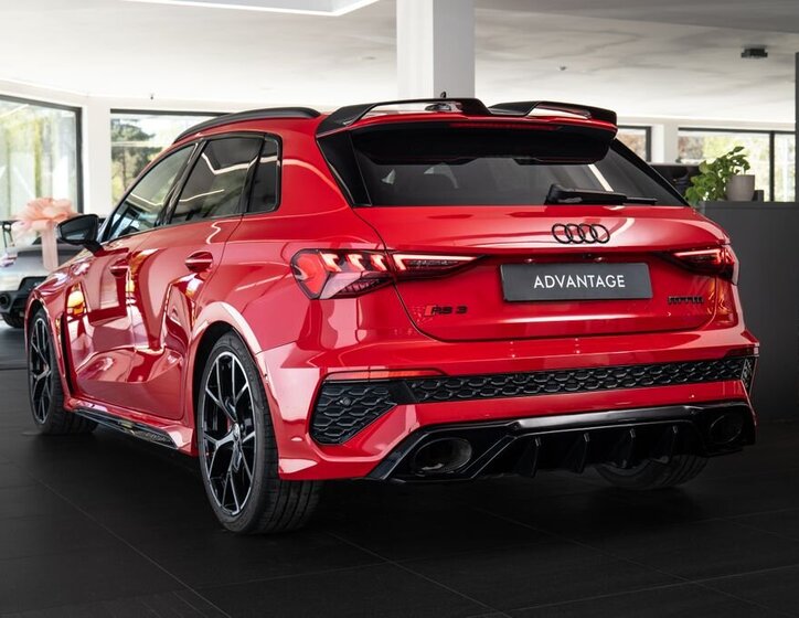 Audi RS3 Hatchback 2,5 l 294 kw