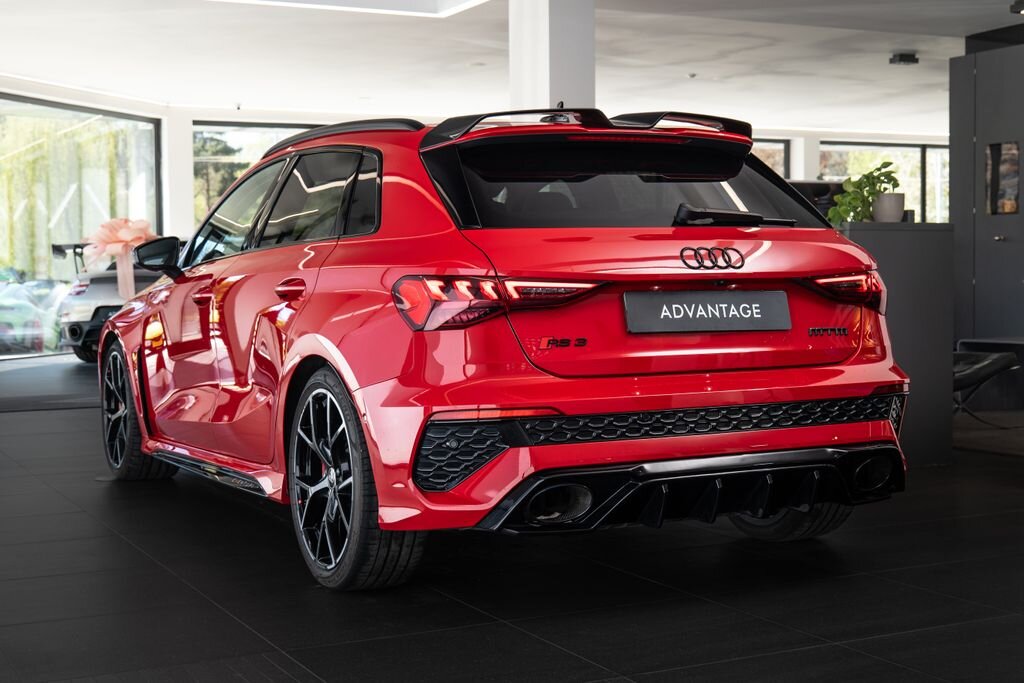 Audi RS3 Hatchback 2,5 l 294 kw