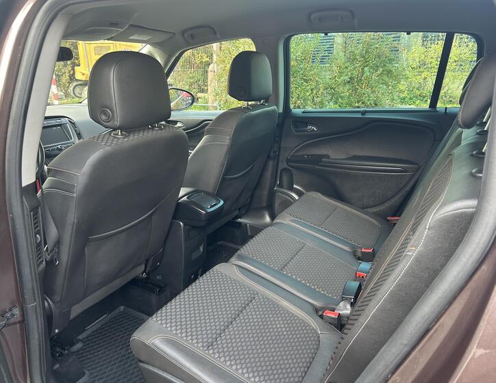 Opel Zafira 32