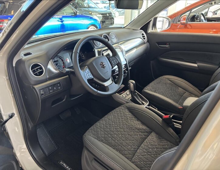 Suzuki Vitara SUV / Terénní 1,4 l 81 kw