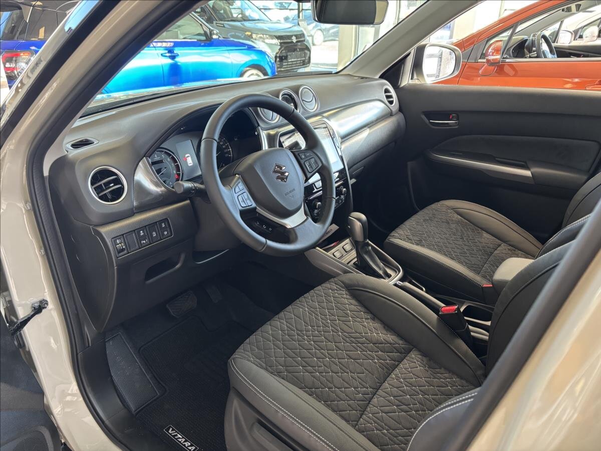 Suzuki Vitara SUV / Terénní 1,4 l 81 kw