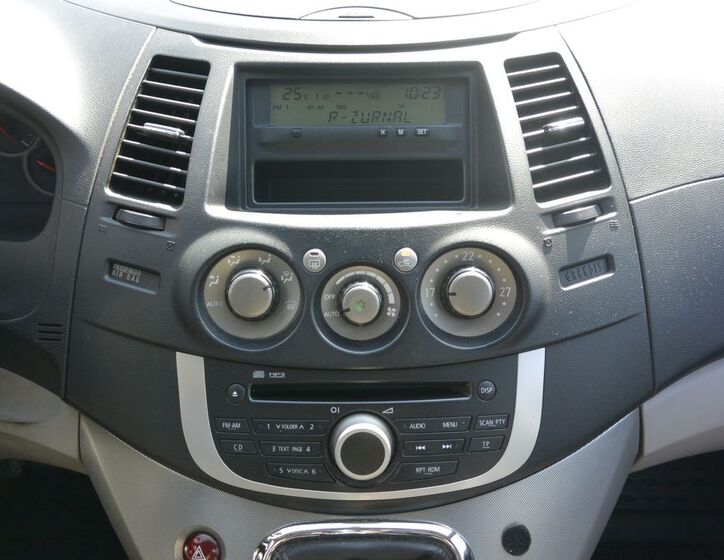 Mitsubishi Grandis 19