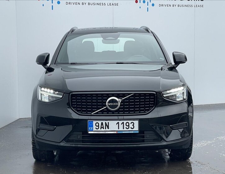Volvo XC40 SUV / Terénní 2,0 l 145 kw