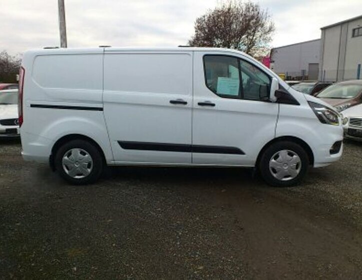 Ford Transit Custom 11