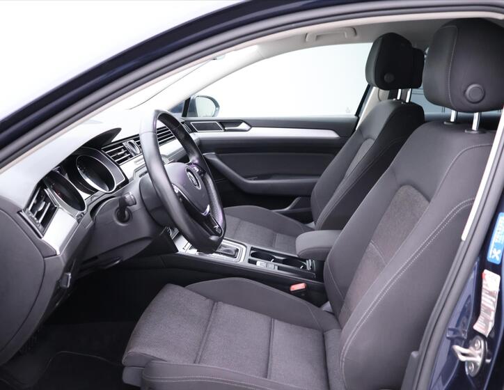 Volkswagen Passat 11