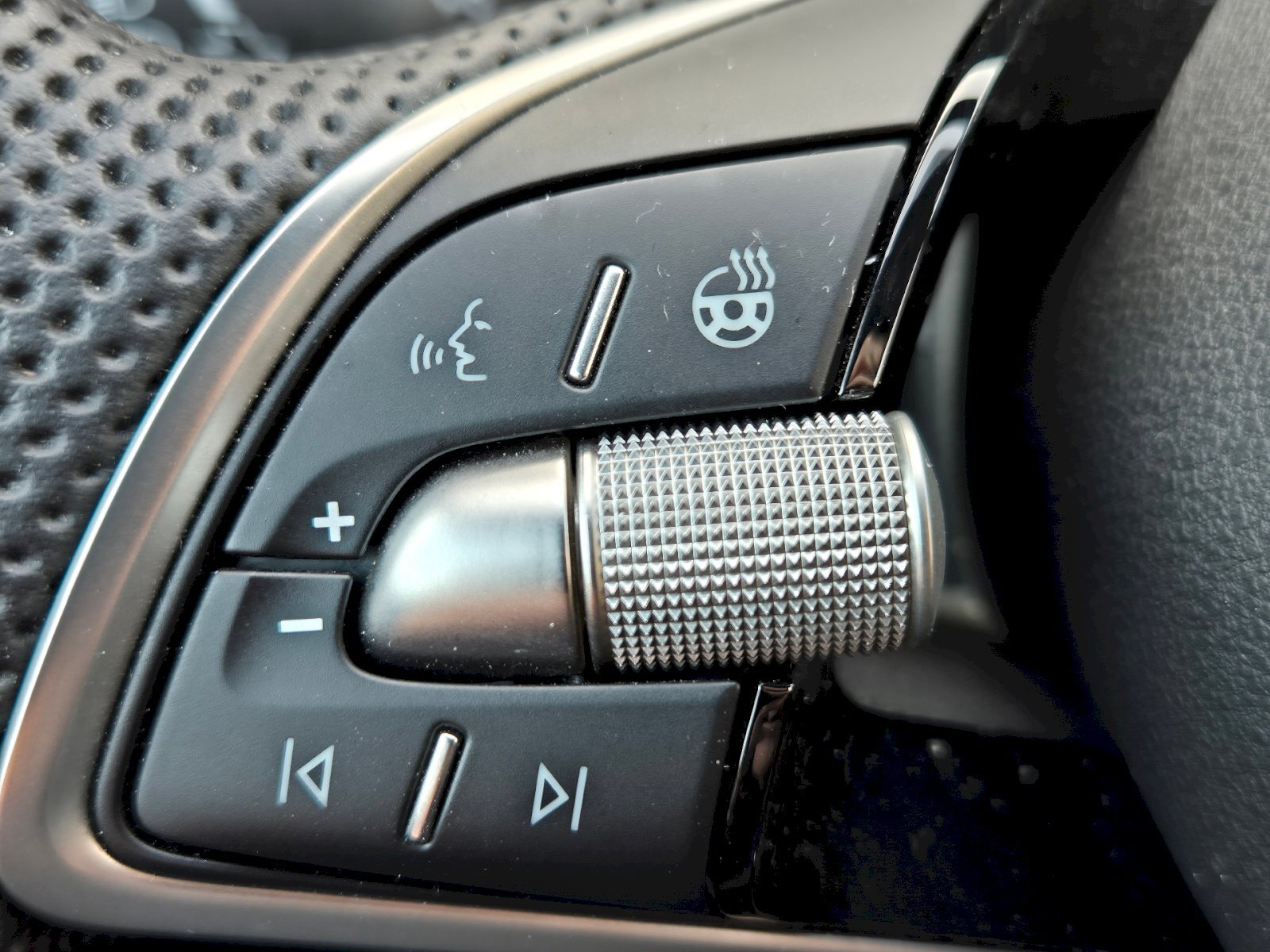 Škoda Karoq SUV / Terénní 1,5 l 110 kw