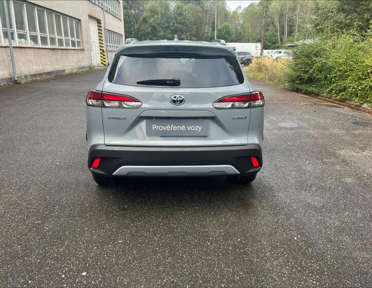 Toyota Corolla Cross 4