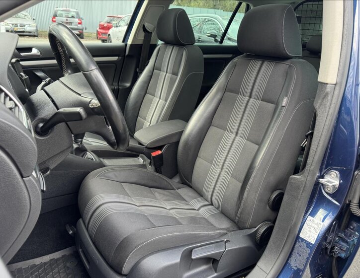 Volkswagen Golf Kombi 1,6 l 77 kw