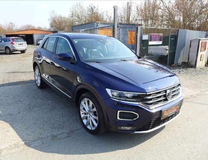 Volkswagen T-Roc SUV / Terénní 2,0 l 110 kw