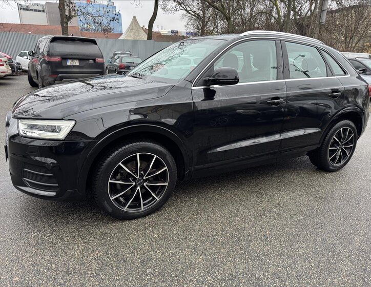 Audi Q3 12